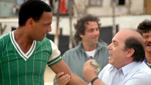 Urs Althaus e Lino Banfi in una celebre sequenza de 'L'allenatore nel pallone'.