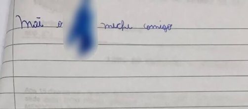 Menina de 11 anos escreve bilhete e m&atilde;e se esconde para flagrar. (Arquivo Blasting News/menina de 11 anos escreve bilhete)