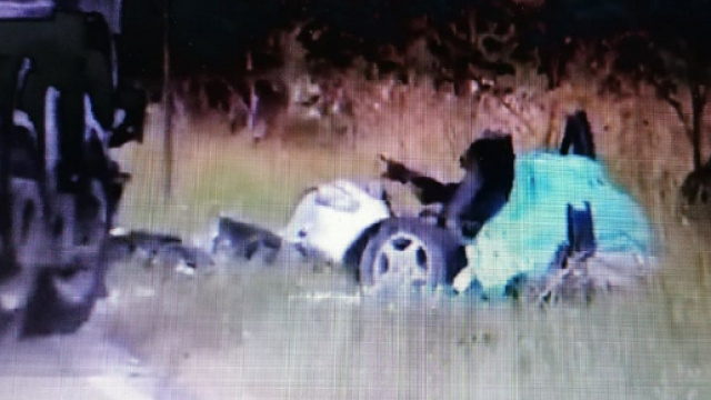 I resti della Peugeot 208 dopo l'impatto sulla Provinciale 151 che collega Ruvo di Puglia ad Altamura.