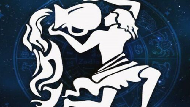 Oroscopo agosto, Acquario: amore burrascoso, bene i risparmi