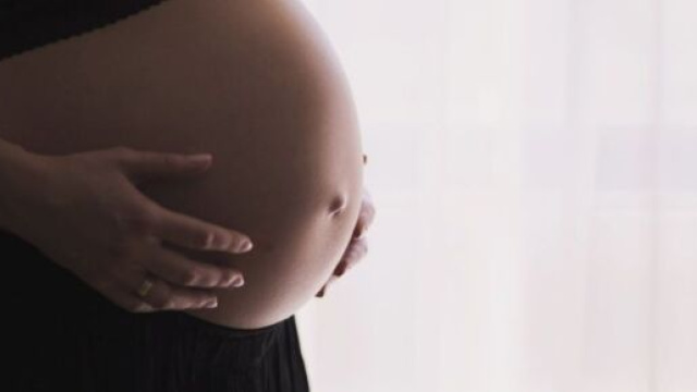 Une femme donne naissance &agrave; 6 enfants en 9 minutes - photo capture d'&eacute;cran G