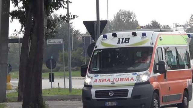 Civitanova Marche, bimbo di tre anni e mezzo investito da un'auto sul lungomare.