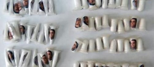 Coca&iacute;na com a imagem de Bolsonaro &eacute; apreendida pela pol&iacute;cia. (Reprodu&ccedil;&atilde;o)