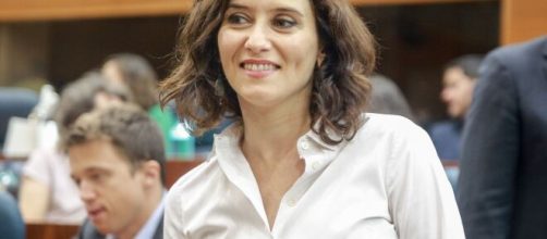 Los enfermos exigen a Ayuso que obligue al uso de la mascarilla ante los rebrotes por coronavirus