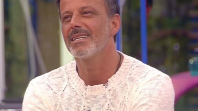 Chicco smentisce i rumors su un presunto ritorno di fiamma con Tina: 'Non avete nulla da scrivere'.