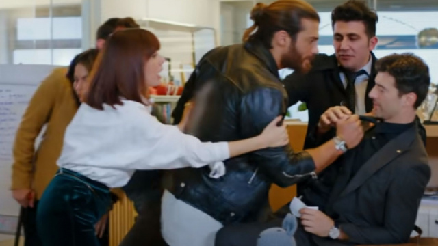 Daydreamer, trame turche: Can Divit caccia Enzo dall'azienda per proteggere Sanem.