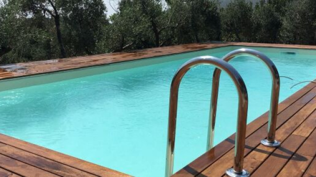 Ercolano (Napoli): bambina di 11 anni annegata nella piscina di un albergo.