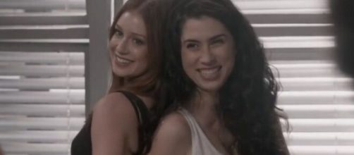 Em 'Totalmente Demais', Eliza e D&eacute;bora v&atilde;o arrasar em ensaio. (Reprodu&ccedil;&atilde;o/TV Globo)