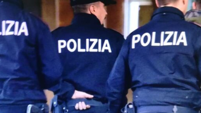 Bimbo di 2 anni in vendita a Ostia, padre arrestato