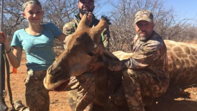 Fusil &agrave; la main, Aryanna Gourdin (16 ans) pose aux c&ocirc;t&eacute;s de ses proies, capture - Facebook)