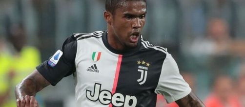 Douglas Costa surgiu no Gr&ecirc;mio em 2008, ainda muito jovem. (Arquivo Blasting News)