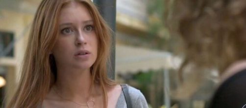 Eliza ficar&aacute; espantada ao dar de cara com a "morta" em 'Totalmente Demais'. (Reprodu&ccedil;&atilde;o/TV Globo)