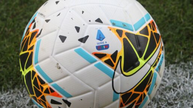 Coronavirus, in Spagna trovati tre calciatori positivi in poche ore, tutti asintomatici.