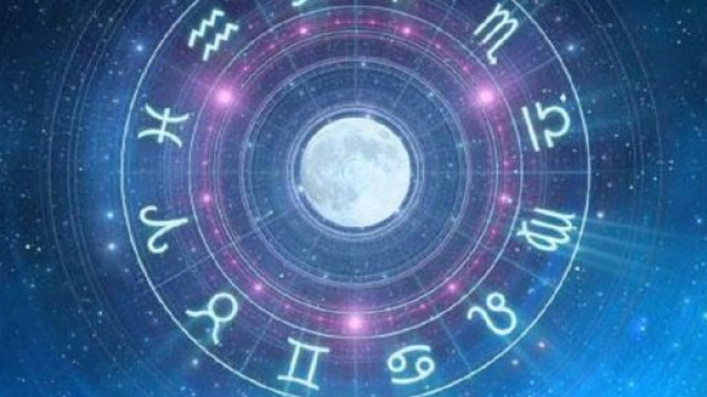 L'oroscopo di gioved&igrave; 30 luglio: Luna in quadratura a Vergine, Leone felicissimo.