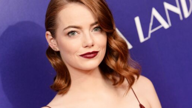 Tagli di capelli medi e tonalit&agrave; per l'estate 2020: le scalature, i ciuffi e il french balayage.