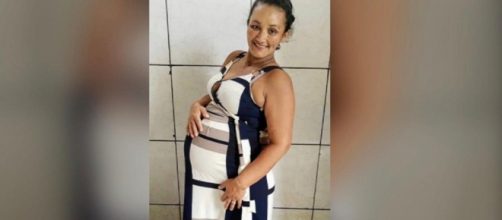 Mulher j&aacute; era m&atilde;e de tr&ecirc;s e agora nasceu mais 4 meninas. (Arquivo Pessoal)