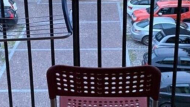 Bergamo: bambino di 4 precipita dal balcone e si salva grazie allo stendino del vicino (L'Eco di Bergamo).