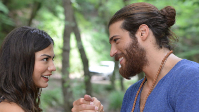 Daydreamer, spoiler 3 agosto: Can e Sanem si comportano da innamorati.