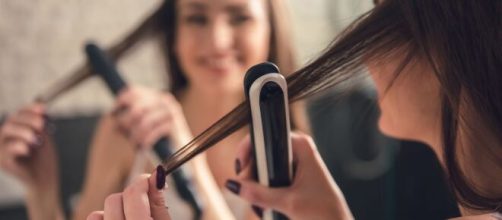 A chapinha ajuda a conquistar o liso perfeito, mas &eacute; preciso alguns cuidados. (Reprodu&ccedil;&atilde;o/Pixabay)