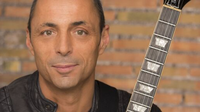 Alex Britti, uno zingaro sempre felice.