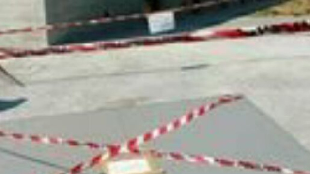 In provincia di Treviso un bimbo di quattro anni &egrave; rimasto gravemente ferito dal crollo di un cancello.