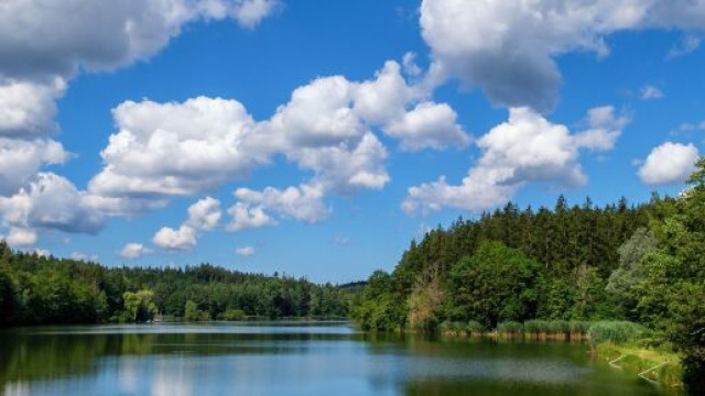 L'oroscopo del weekend dall'1 al 2 agosto: Ariete romantico, incontri per Gemelli.