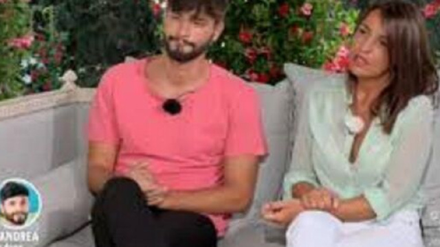 Temptation Island, social contro Anna: 'Fate intervenire il padre di Andrea'.