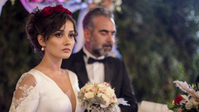 Come sorelle, la prima puntata di mercoled&igrave; 8 luglio &egrave; disponibile in streaming su Mediaset Play.