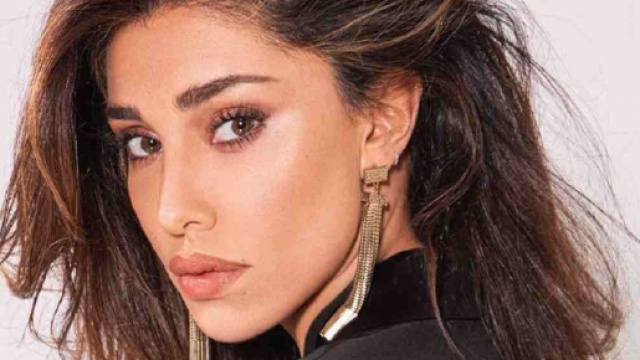 Belen Rodriguez mondana a Napoli e Capri col presunto nuovo amore Gian Maria.