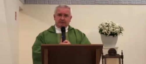 Padre faz duras cr&iacute;ticas ao presidente Bolsonaro. (Arquivo Blasting News)