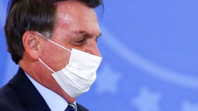 Coronavirus, Bolsonaro ha i sintomi della malattia mentre il Brasile &egrave; in ginocchio.