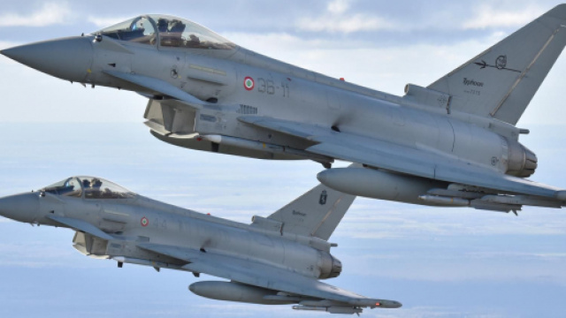 Eurofighter Typhoon sul Lago di Bolsena