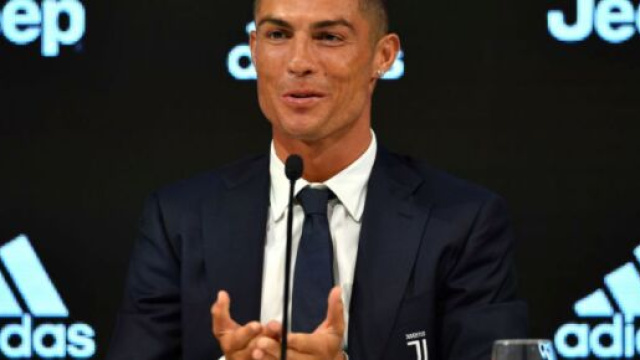Juventus, Allegri: "Cristiano Ronaldo rester&agrave; in bianconero per molti anni".