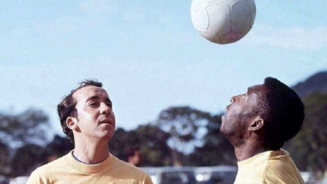 Tostao e Pel&eacute; in allenamento con la nazionale brasiliana.