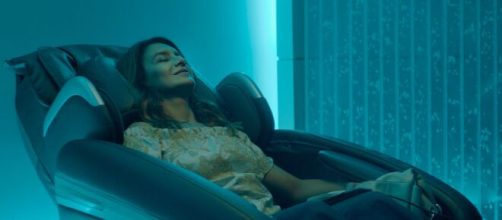 Dira Paes foi protagonista no filme 'Divino Amor'. (Reprodu&ccedil;&atilde;o/YouTube)