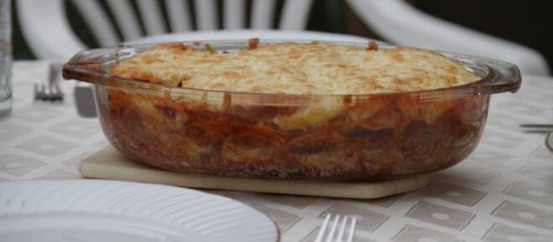 This vegan mushroom lasagna is decadent and cheesy, and is perfect for date night. - Image via Pixabay