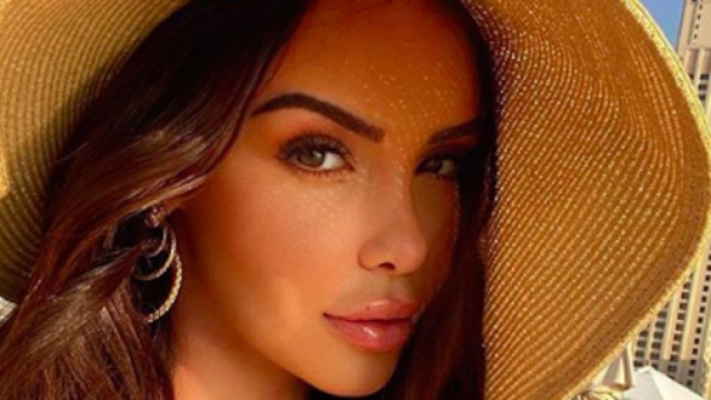 Nabilla atteint les 6 millions d'abonn&eacute;s. Credit: Instagram/ Nabilla