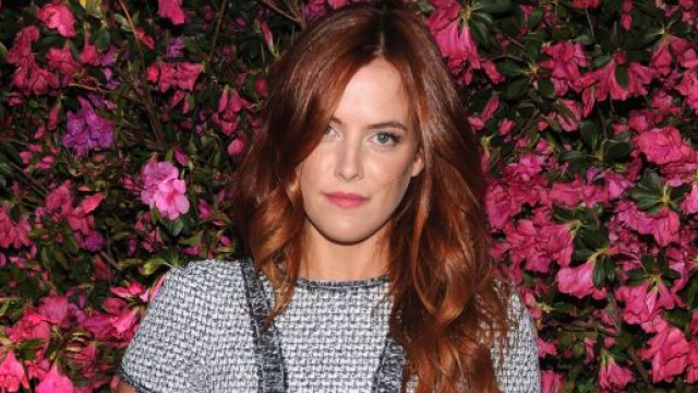 Tagli di capelli lunghi e tonalit&agrave; per l'estate: le scalature, il biondo scuro e il rosso.