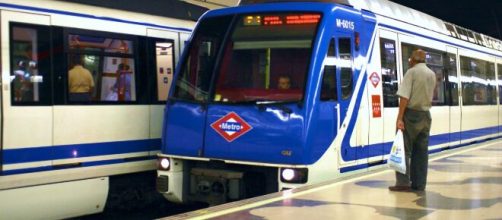 Un fallo t&eacute;cnico en el Metro de Madrid ha dejado una escena de nervios ante el coronavirus