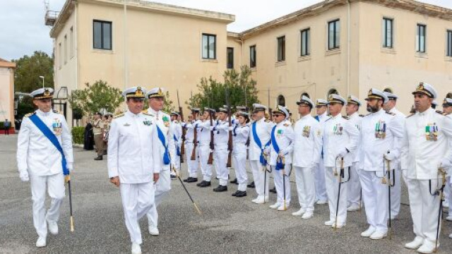 Concorsi pubblici, Marina militare: 137 posti per allievi ufficiali, scadenza 16 luglio.