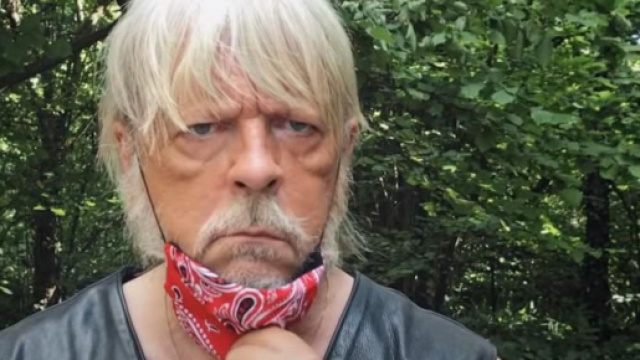 Renaud de retour dans l'actualit&eacute;. Credit: YouTube Capture