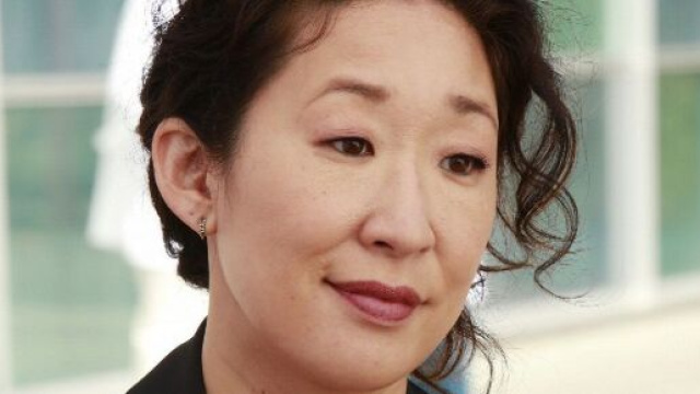Sandra Oh ha ripercorso l'esperienza sul set di Grey's Anatomy definendo 'traumatici' i primi approcci con la grande popolarit&agrave;.