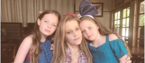 Lisa Marie and family continue to mourn loss of Benjamin Keough. [Image Source: Riley Keough/Instagram]