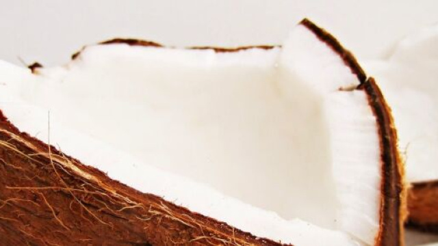 Lecce, venditore di cocco arrestato in spiaggia a Torre Chianca: era ricercato per una rapina in Campania.