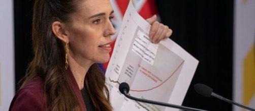 A primeira-ministra Jacinda Ardern come&ccedil;ou sua campanha de reelei&ccedil;&atilde;o. (Arquivo Blasting News)