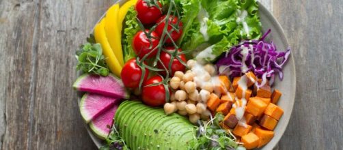 Uma dieta low carb &eacute; uma op&ccedil;&atilde;o para quem deseja priorizar prote&iacute;nas no card&aacute;pio. (Arquivo Blasting News)