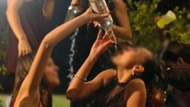 Ad Aversa e Castel Volturno quattro giovani ragazze sono cadute in coma etilico dopo aver assunto alte dosi di sostanze alcoliche.