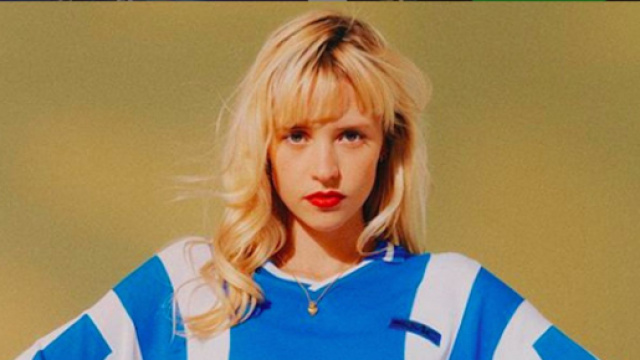 Ang&egrave;le confirme sa relation avec Marie Papillon. Credit: Instagram/angele_vl