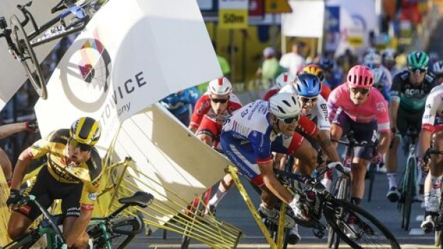La drammatica caduta di Jakobsen al Giro di Polonia.