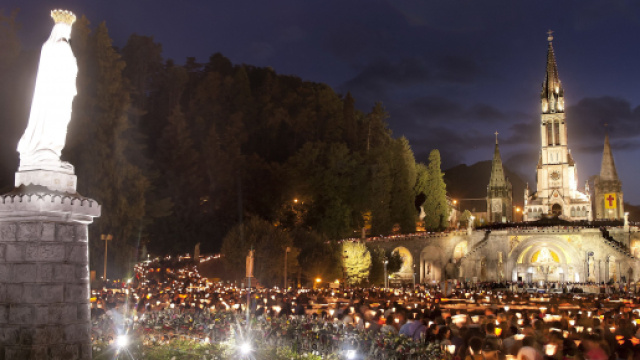 Lourdes, localit&agrave; francese meta di pellegrinaggi.